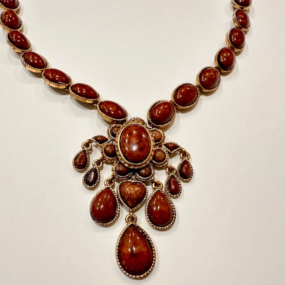 Amrita Singh Necklace - Picture 3 of 7